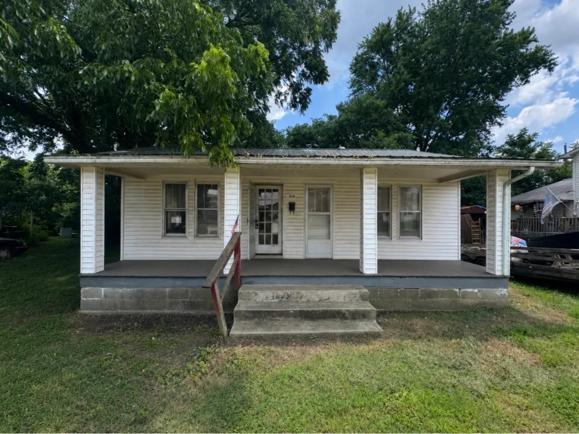 209 Turner St, Pulaski, TN 38478 - #1