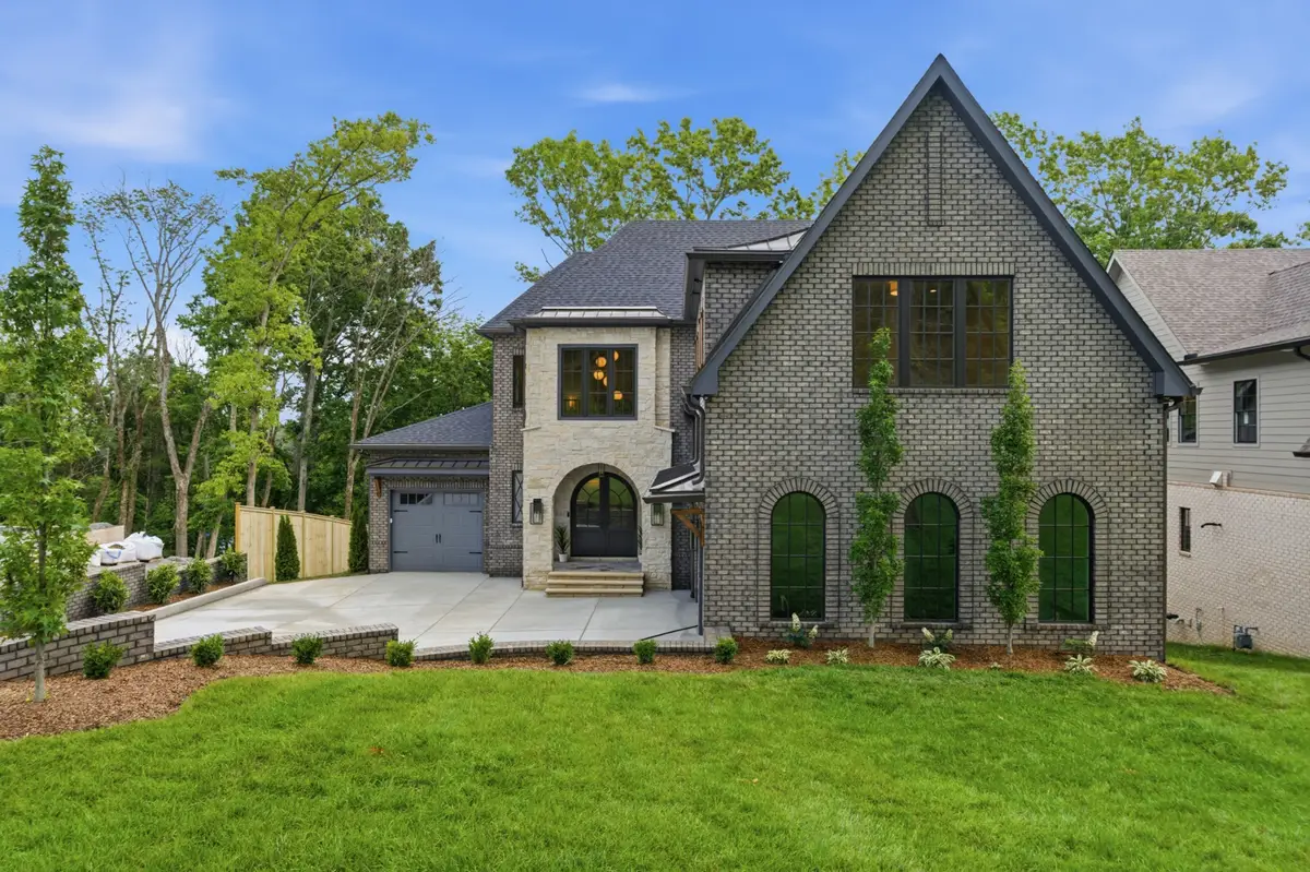1006 Rodney Dr, Nashville, TN 37205 - #1