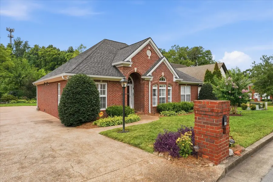 425 Wellington Sq, Nashville, TN 37214 - #2