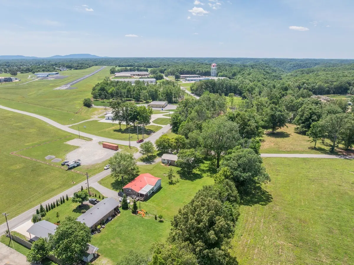932 Coconut Ridge Rd, Smithville, TN 37166 - #1