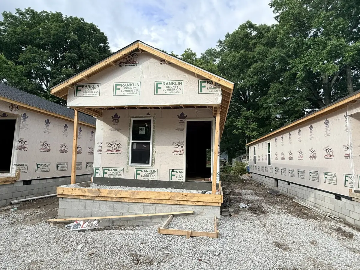 323 S Gentry St, Tullahoma, TN 37388 - #1