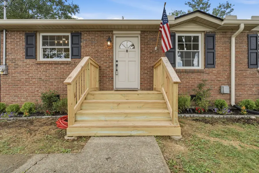 230 S Valley Rd, Hendersonville, TN 37075 - #3