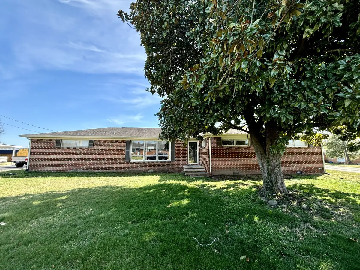 223 Cardinal Dr, McMinnville, TN 37110 - #1