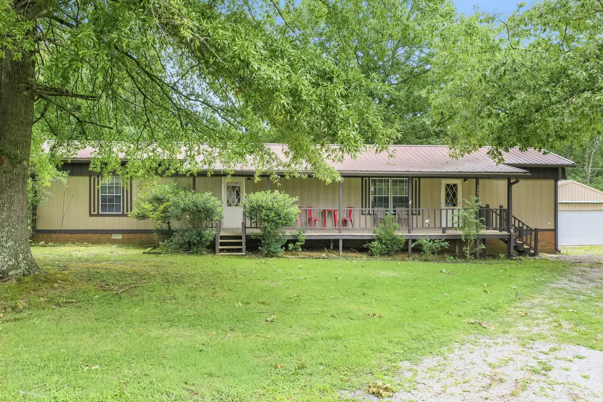 225 Pineview Dr, Springville, TN 38256 - #1