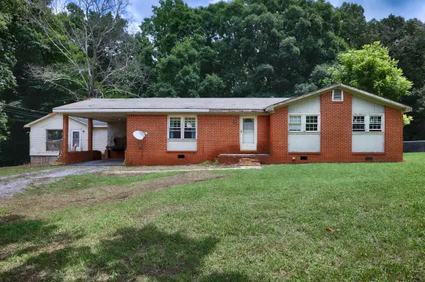 11 Henderson Dr, Fayetteville, TN 37334