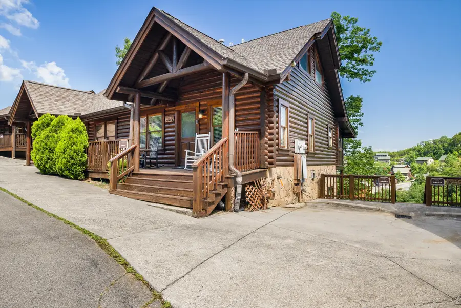 845 Golf View Blvd, Pigeon Forge, TN 37863 - #3