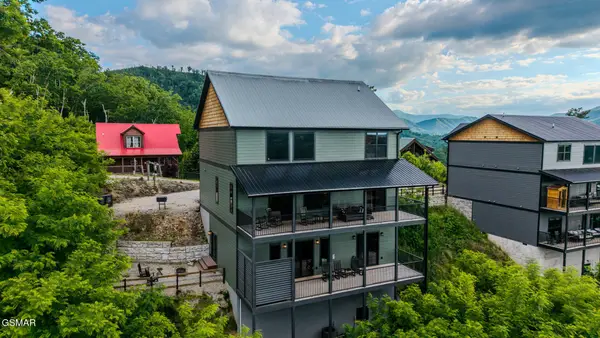 704 Topside Road, Gatlinburg, TN 37738