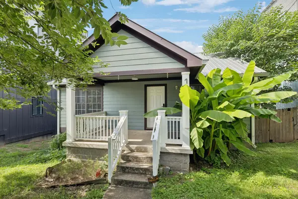 1007 Glenview Dr, Nashville, TN 37206