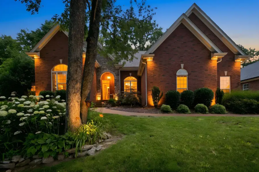 325 Red Feather Ln, Brentwood, TN 37027 - #2