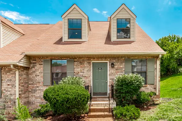 101 Deerpoint Ln, Hendersonville, TN 37075