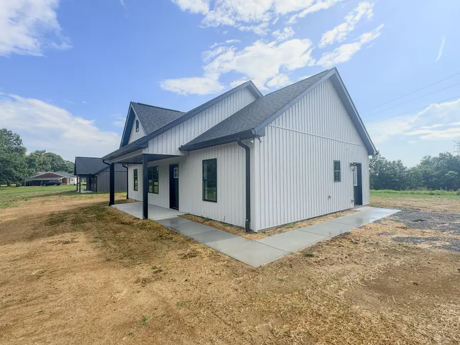 4677 Scottsville Rd, Lafayette, TN 37083 - #3