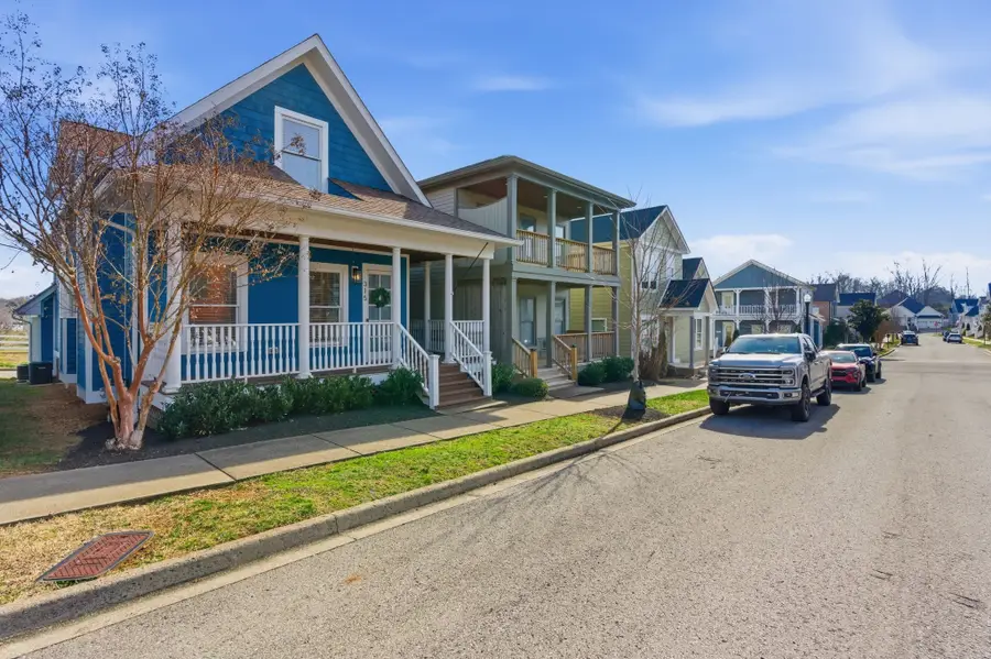 315 Augusta Ave, Pleasant View, TN 37146 - #2