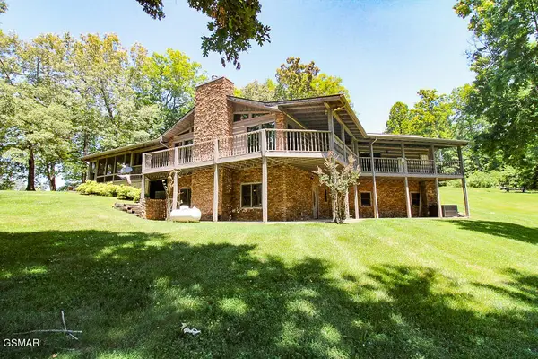 902 Lake View Road, Sevierville, TN 37876