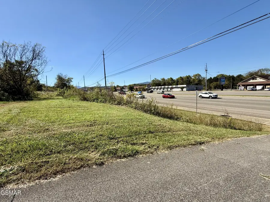 34 Winfield Dunn Parkway, Sevierville, TN 37876 - #3