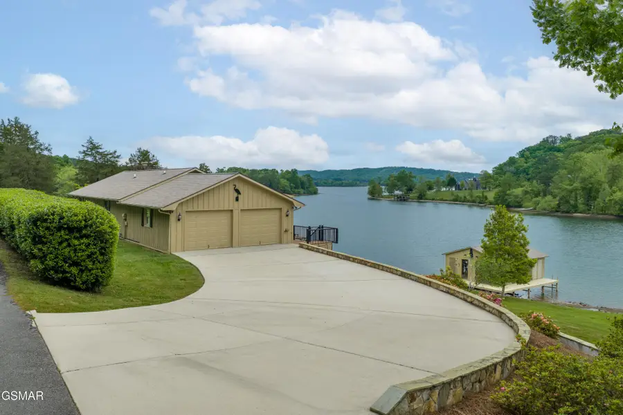 326 Chamberlain Cove Road, Kingston, TN 37763 - #2