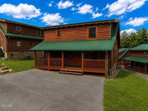 612 Cherry Blossom Way, Pigeon Forge, TN 37863