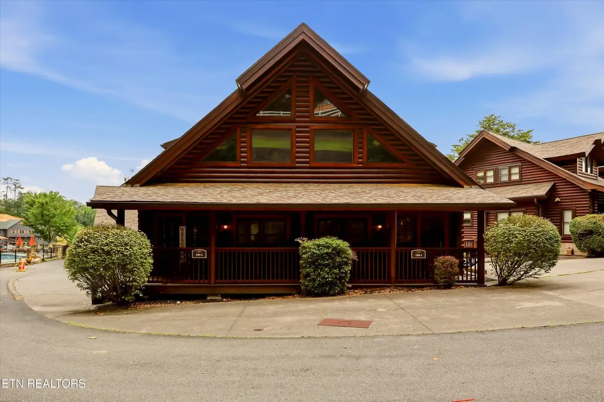 727 Golf View Blvd, Pigeon Forge, TN 37863 - #1