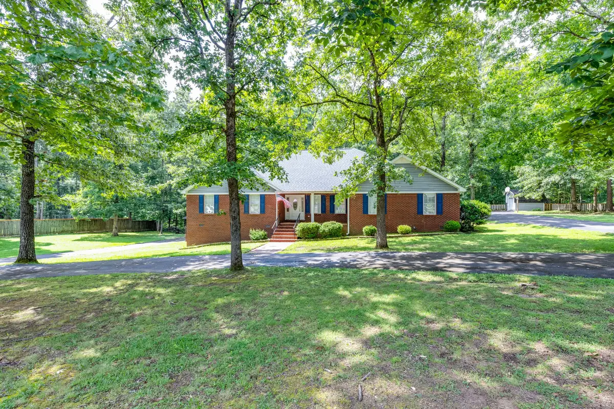 106 Parkwood Ln, Hohenwald, TN 38462 - #1