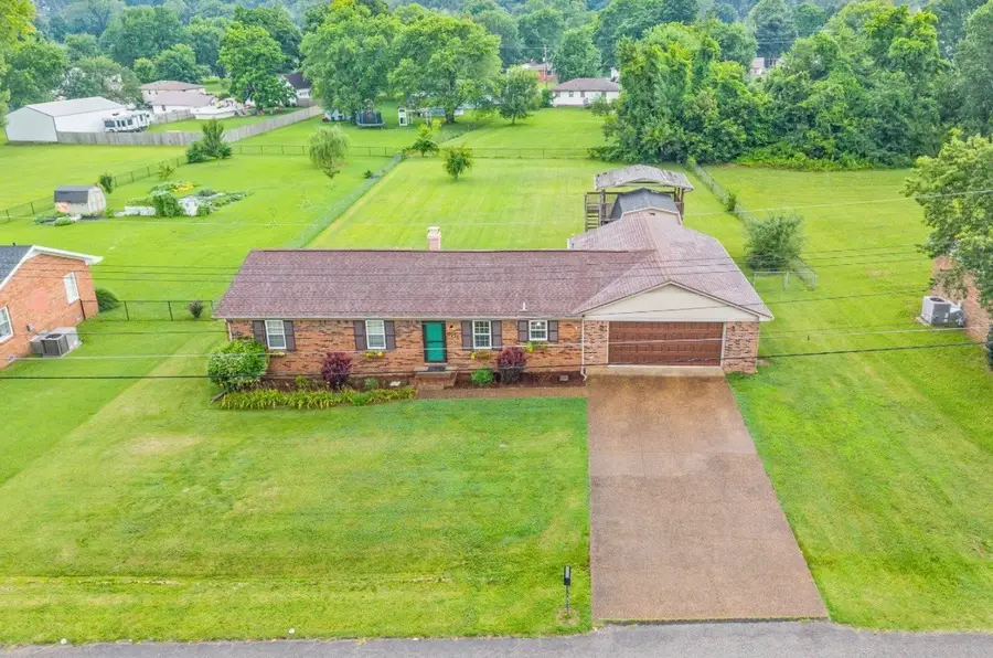 601 Pineridge Dr, Hopkinsville, KY 42240 - #2