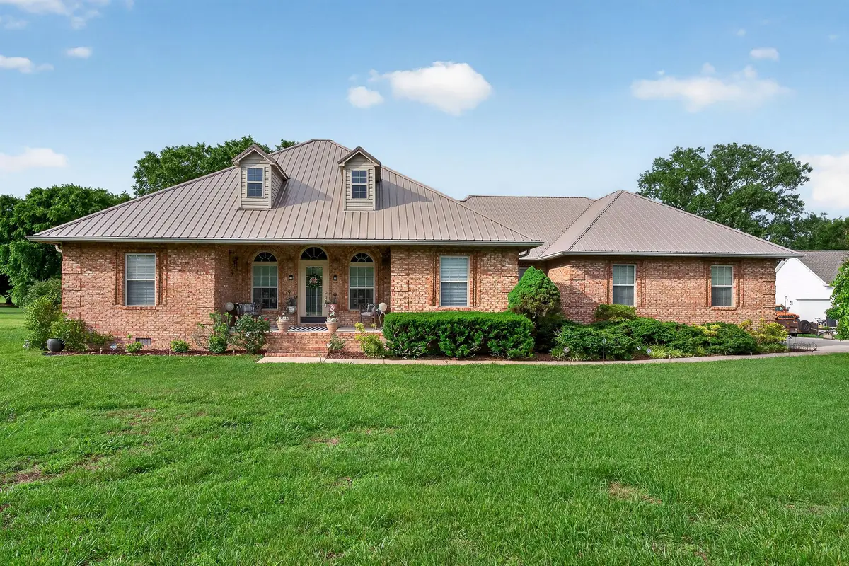 271 Hearthstone Dr, Sparta, TN 38583 - #1