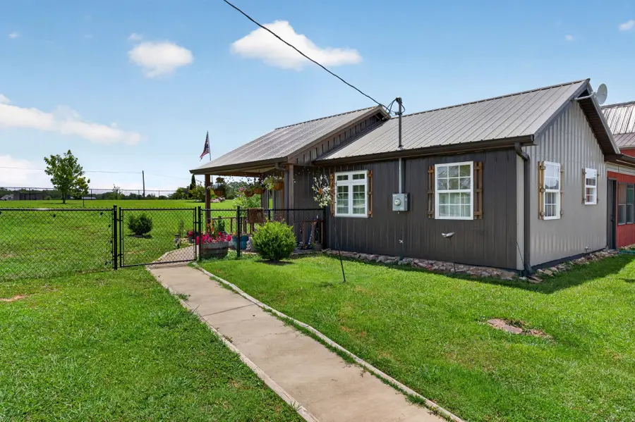 14706 Old Kentucky Rd, Walling, TN 38587 - #2