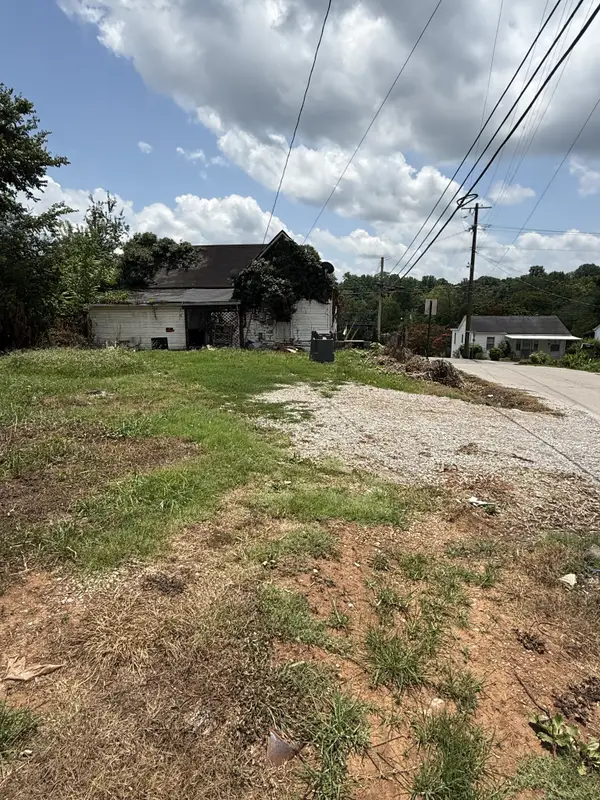20 Cedar Bend St, Sparta, TN 38583