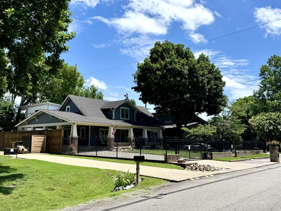 702 Skyview Dr, Nashville, TN 37206 - #3