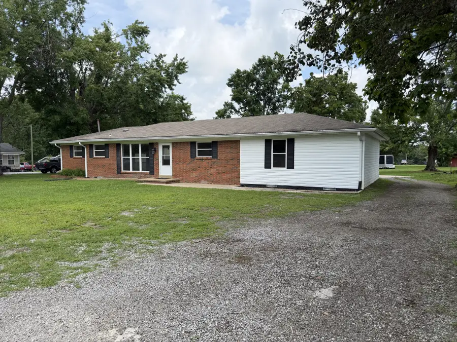1009 Due West Cir, Lafayette, TN 37083 - #2