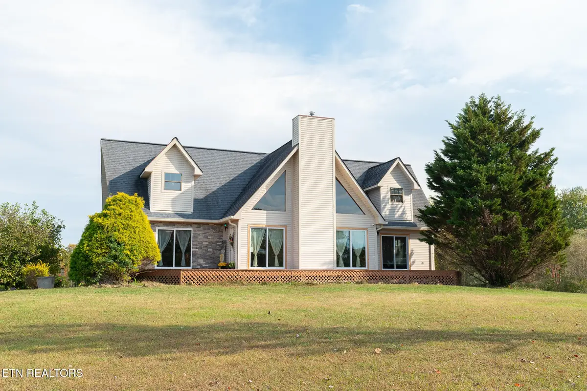 3767 Phillips Flats Rd, Oneida, TN 37841 - #1