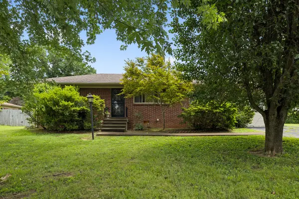 5 Richmond Dr, Clarksville, TN 37042