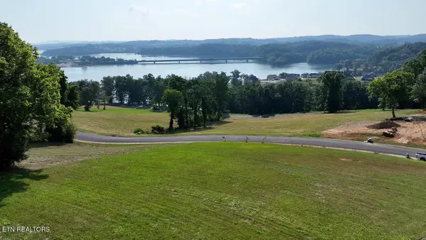 2429 Starboard Crest Rd, Morristown, TN 37814