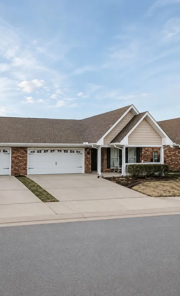 439 Village Green Cir, Murfreesboro, TN 37128
