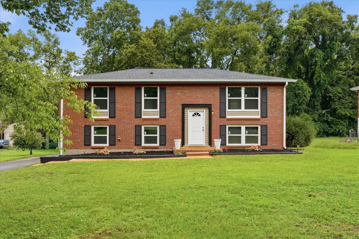 5009 Bonnameade Dr, Hermitage, TN 37076 - #1