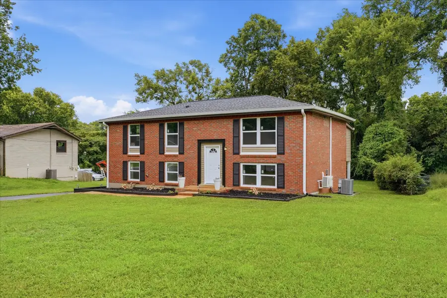 5009 Bonnameade Dr, Hermitage, TN 37076 - #2