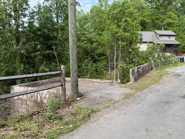 823 Kings Way, Gatlinburg, TN 37738