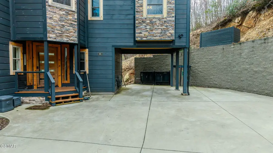 868 Cliff Branch Road, Gatlinburg, TN 37738 - #2