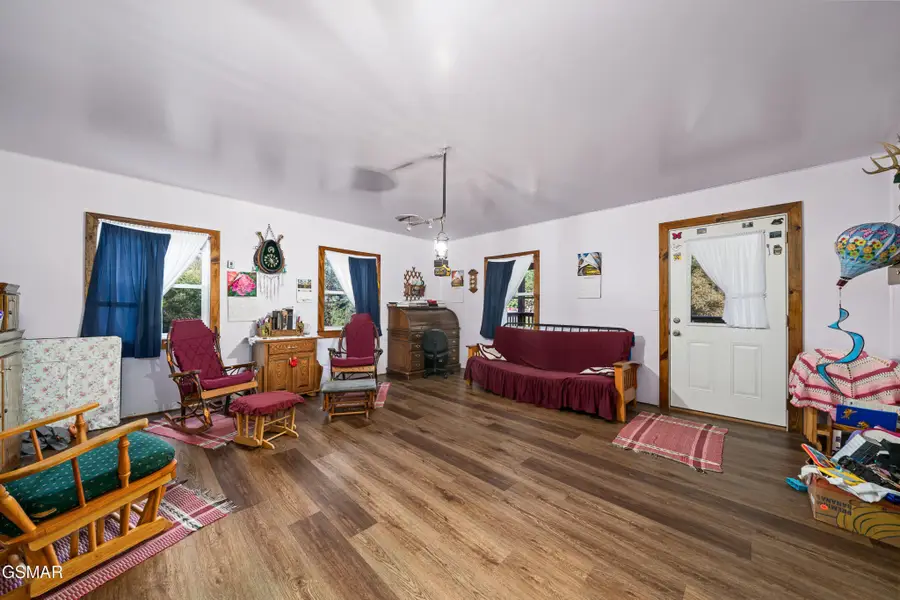 107 Cherry Street, Deer Lodge, TN 37726 - #3