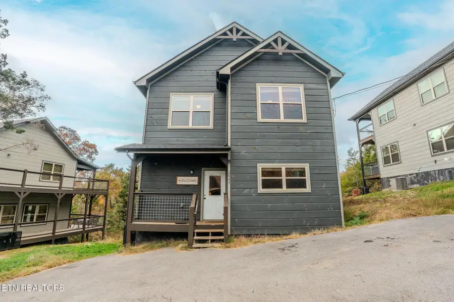 2043 Eagle Feather Drive, Sevierville, TN 37876 - #2