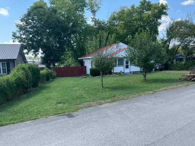 418 Westover Dr, Columbia, TN 38401 - #3