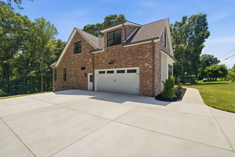 5855 Fisher Grove Rd, Greenbrier, TN 37073 - #3