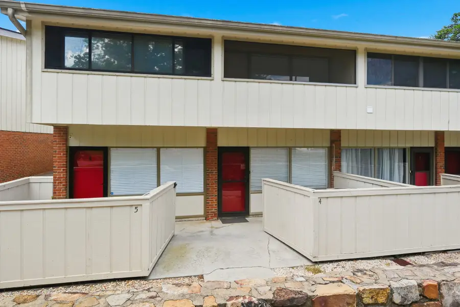 2806 Suncrest Rd #4, Pigeon Forge, TN 37863 - #2