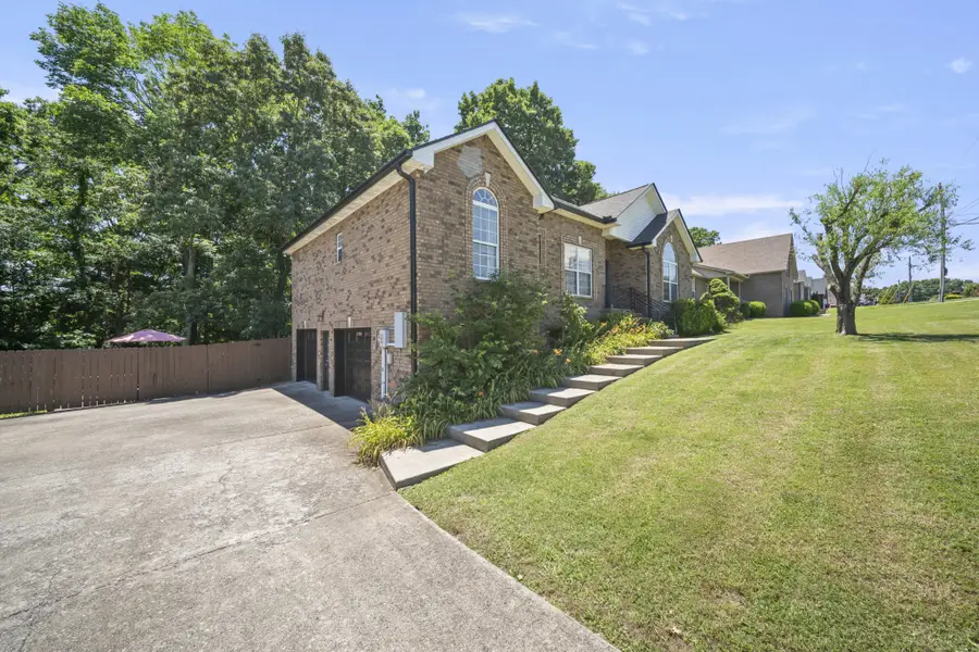 4092 Summit Dr, Greenbrier, TN 37073 - #2