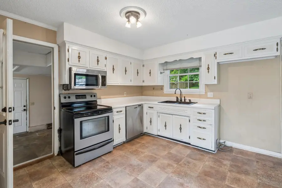 2821 Creekview Dr, Nashville, TN 37217 - #3