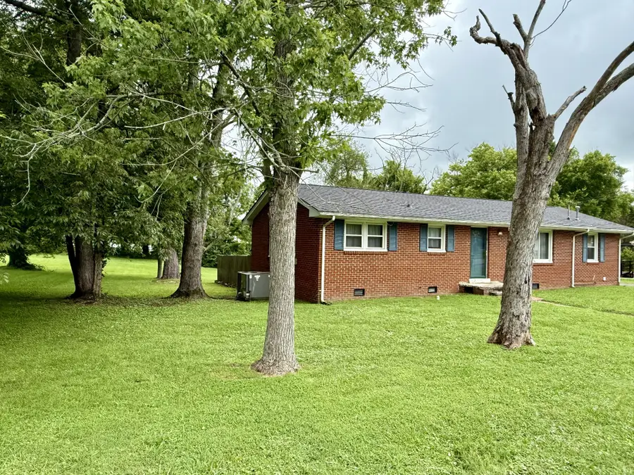 117 Whiteside St, Shelbyville, TN 37160 - #2