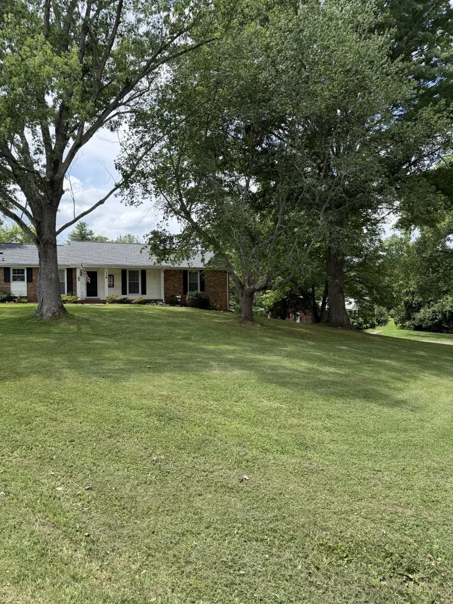 1776 Auburn Dr, Clarksville, TN 37043 - #3