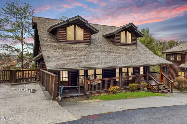 739 Golf View Boulevard, Pigeon Forge, TN 37863