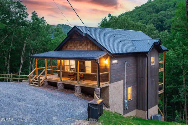 2724 Pine Crest Lane, Sevierville, TN 37862
