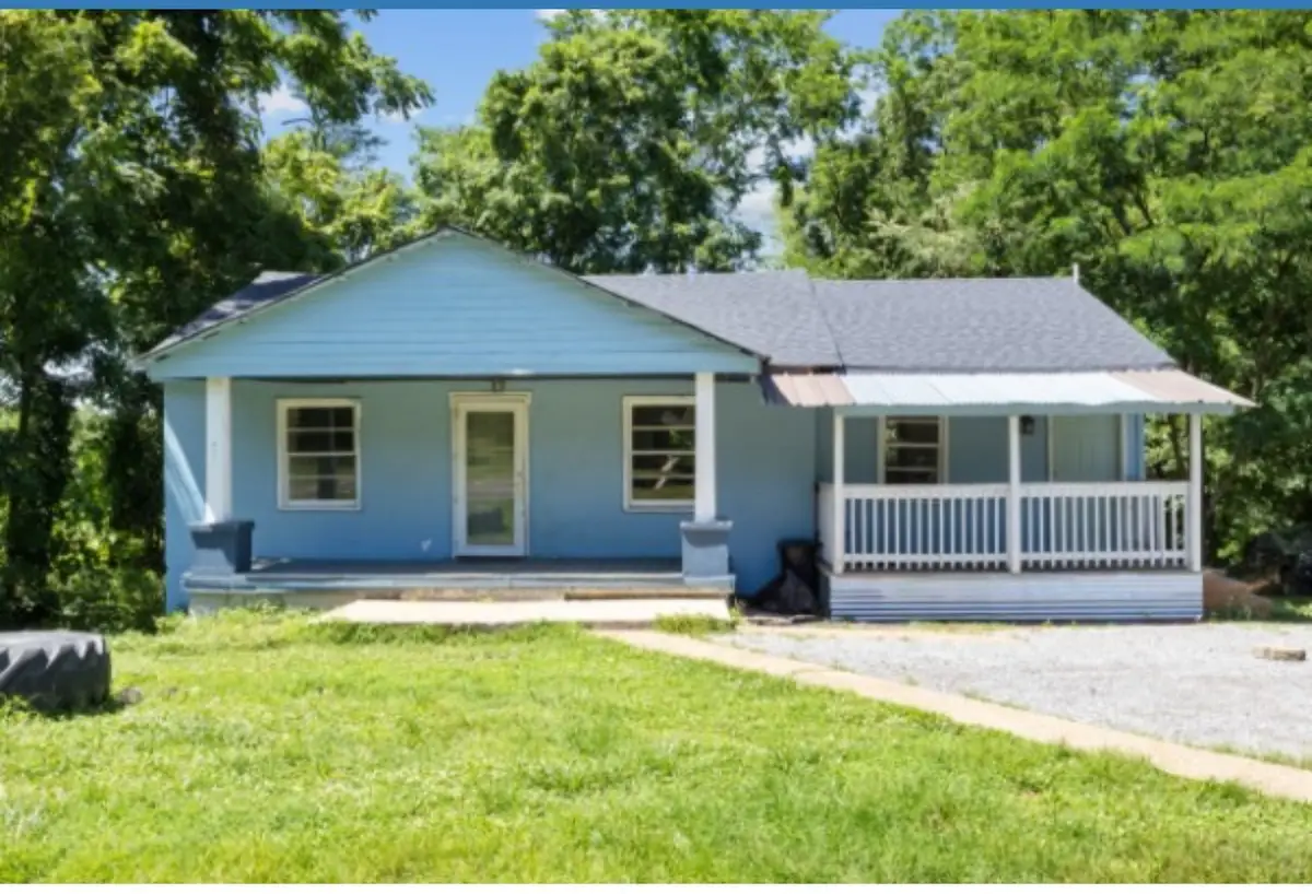 559 Palmyra Rd, Clarksville, TN 37040 - #1
