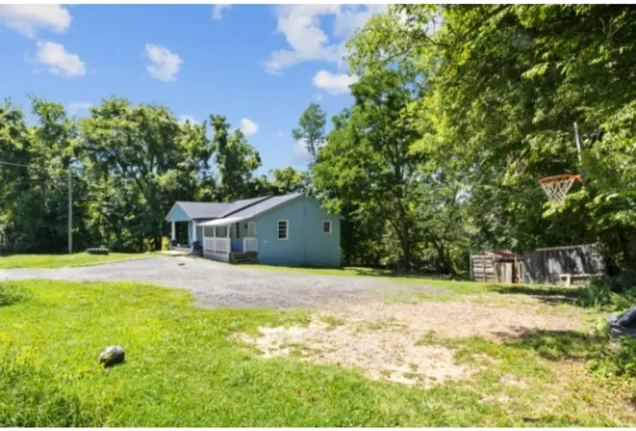 559 Palmyra Rd, Clarksville, TN 37040 - #3