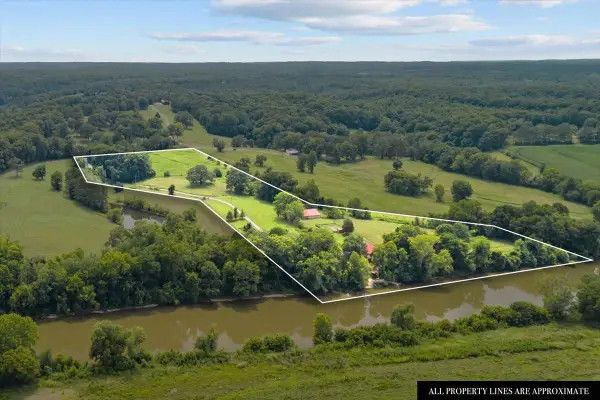 4060 Dyer Rd, Hurricane Mills, TN 37078